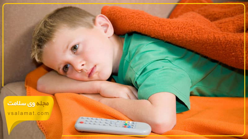 کودک به اندازه کافی خسته نشده است یکی از دلایل کم خوابی در کودکان 