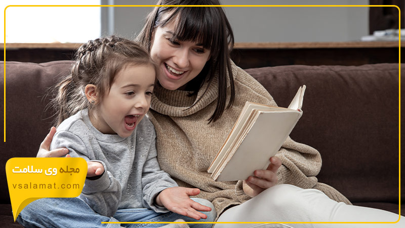 از 3 سالگی علاقه کودکان به داستان بیشتر شده و می‌توانید با خوانش داستان برای آن‌ها، دایره لغات کودکان را افزایش دهید.