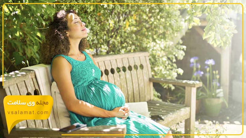 خوراک مادر باردار، سطح ویتامین D او و تغییرات دمایی در تاثیر فصل تولد بر افراد نقش دارند.