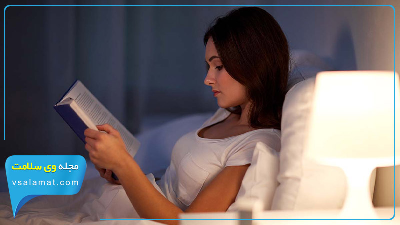 کتاب خواندن قبل از خواب کمک می کند تا سریع تر به خواب روید.