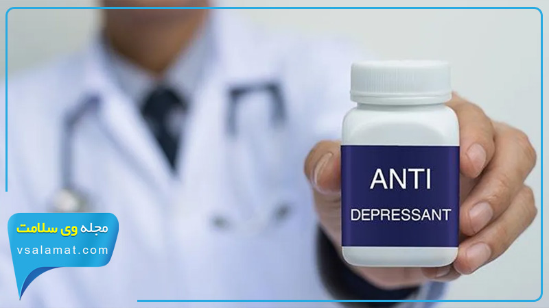 عوارض داروی ضد افسردگی سرگیجه و استفراغ است.